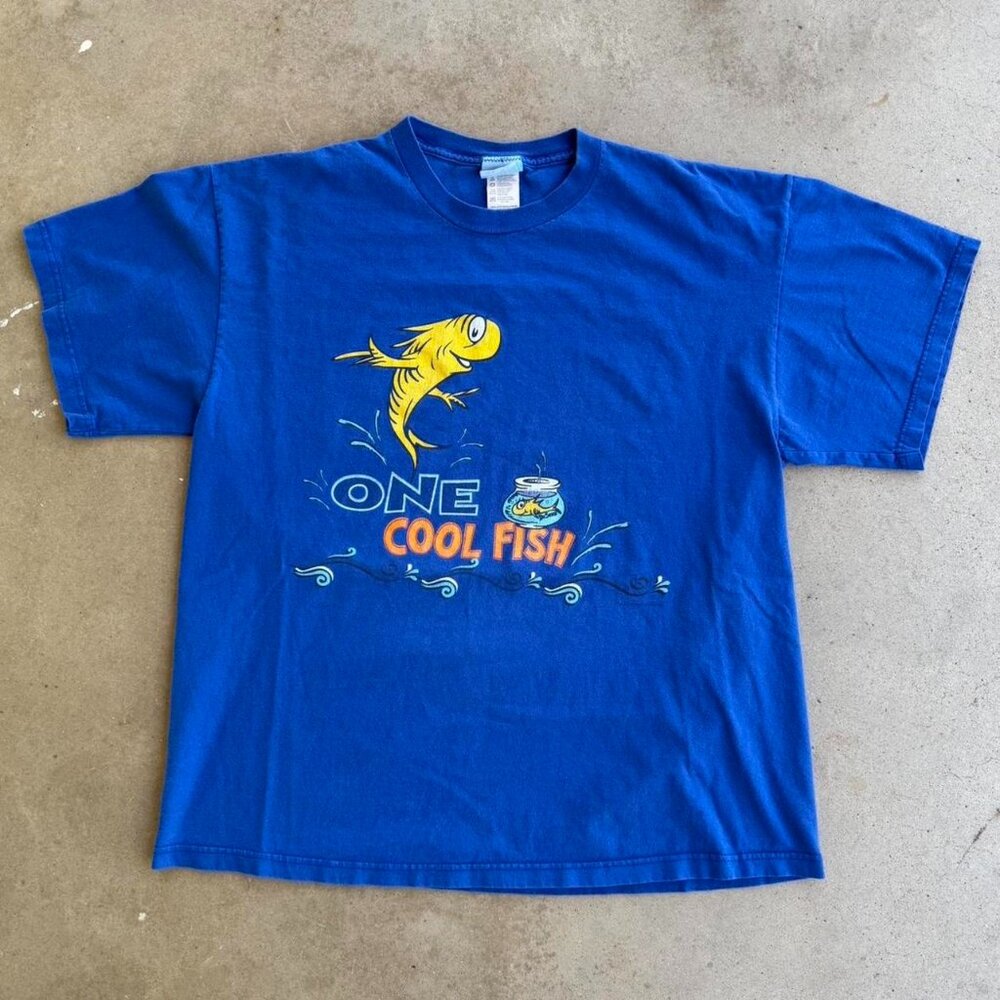 Y2K VINTAGE DR SEUSS ONE COOL FISH BLUE GRAPHIC TEE